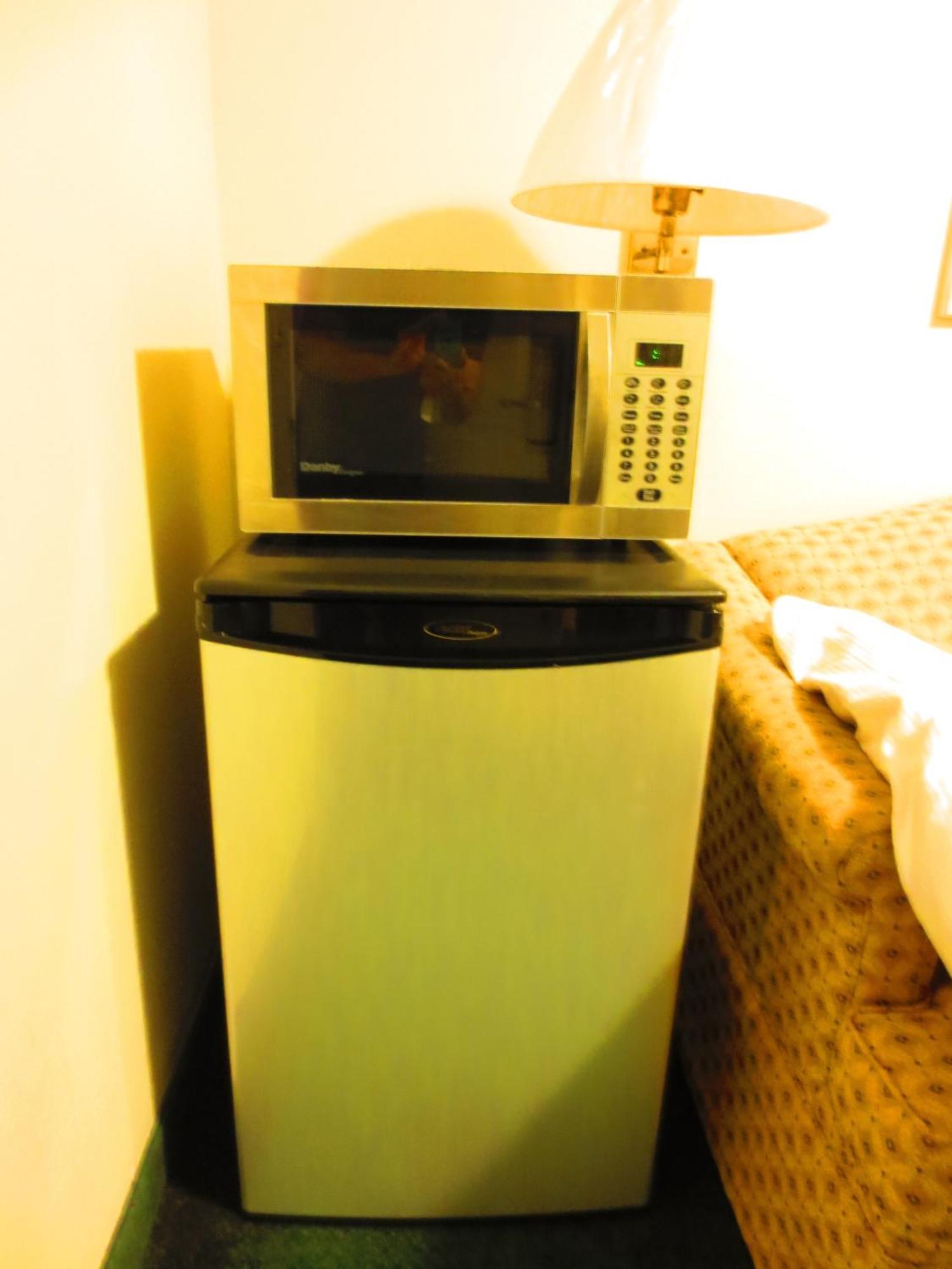 Canadiana Motel Hanover Ngoại thất bức ảnh