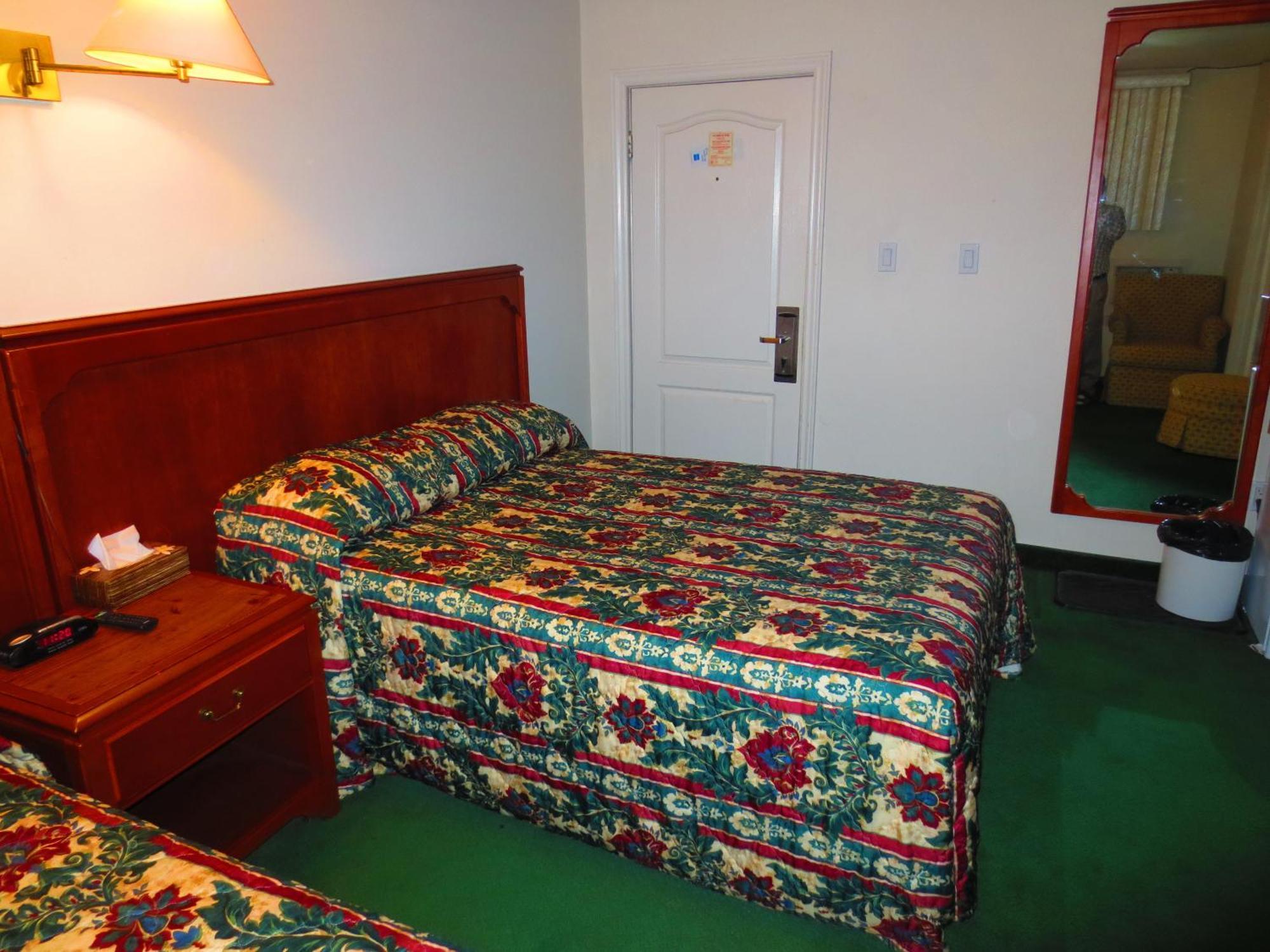 Canadiana Motel Hanover Ngoại thất bức ảnh