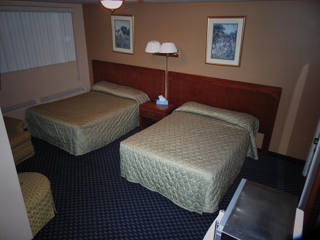 Canadiana Motel Hanover Ngoại thất bức ảnh